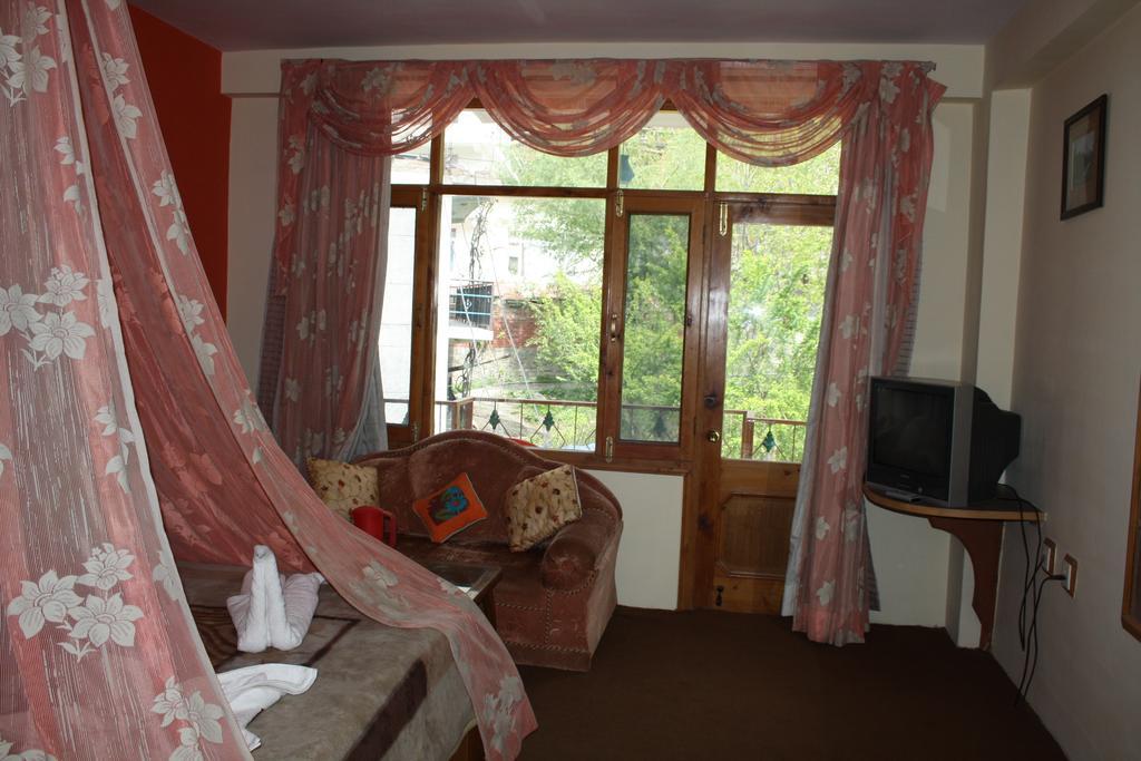 Hotel Ocean Blue Manali Luaran gambar
